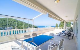 Penthouse Vis A Vis
